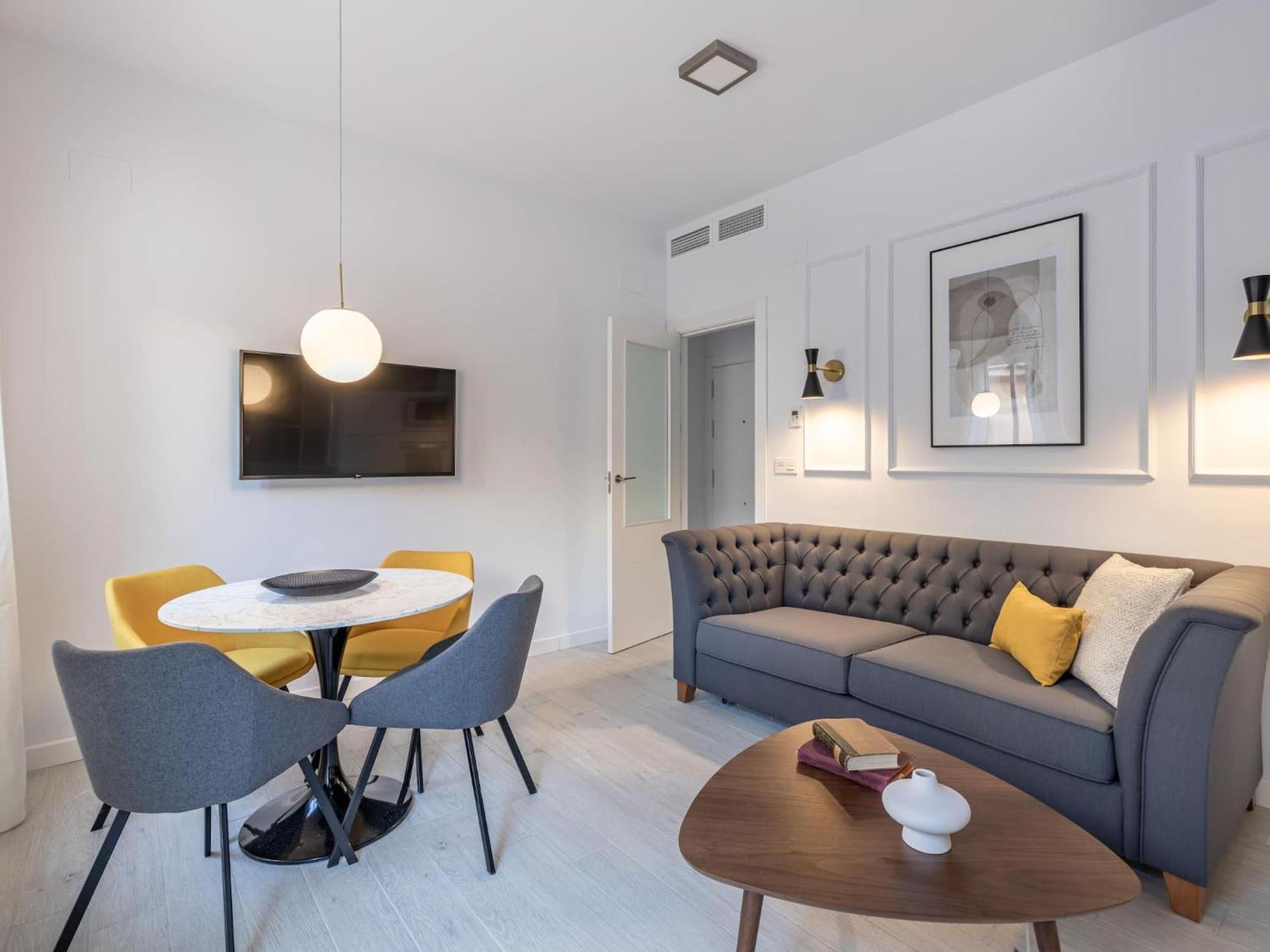 Central Stylish And Elegant 1 & 2 Bedroom Apartments III Granada Buitenkant foto