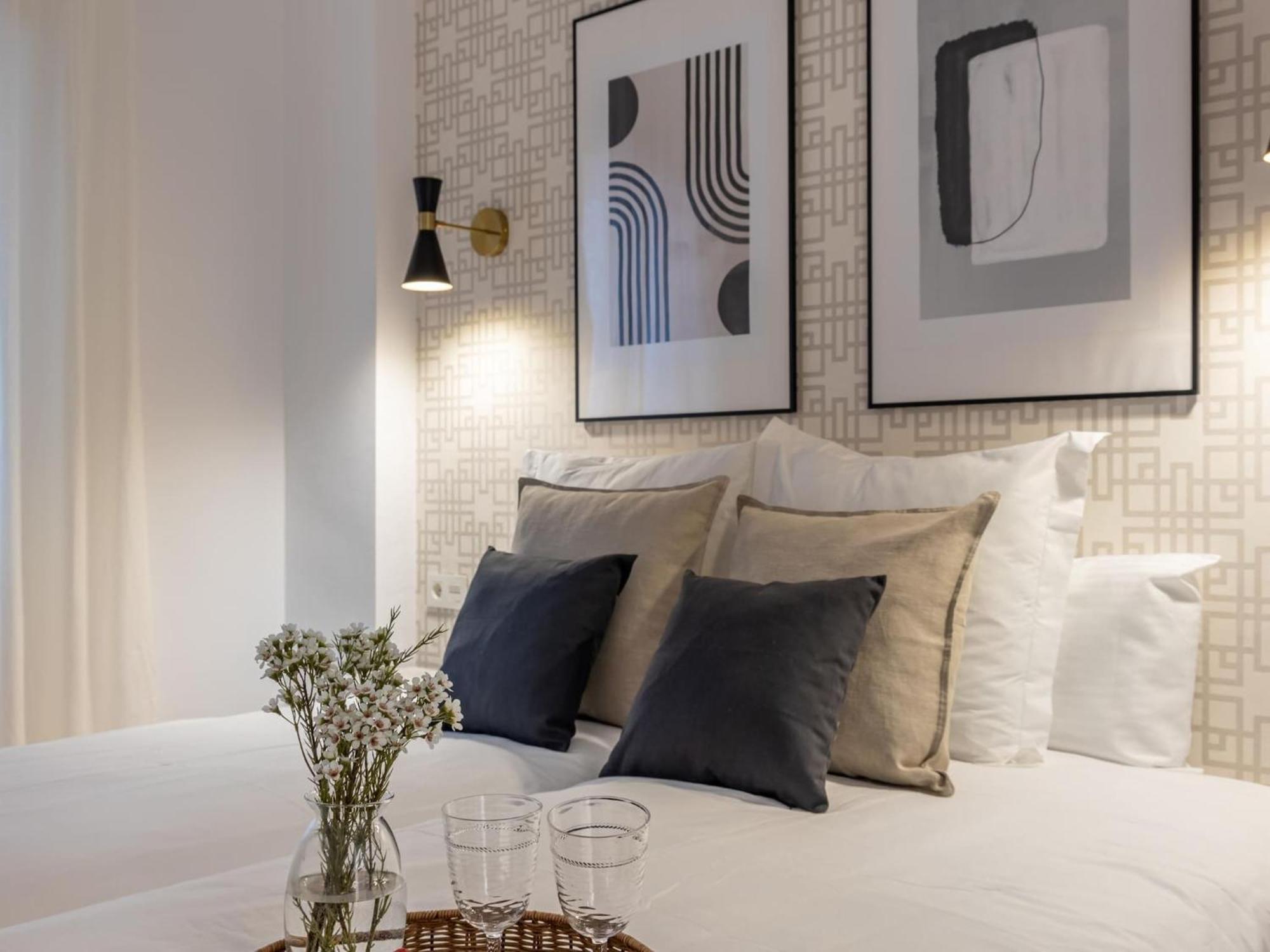 Central Stylish And Elegant 1 & 2 Bedroom Apartments III Granada Buitenkant foto