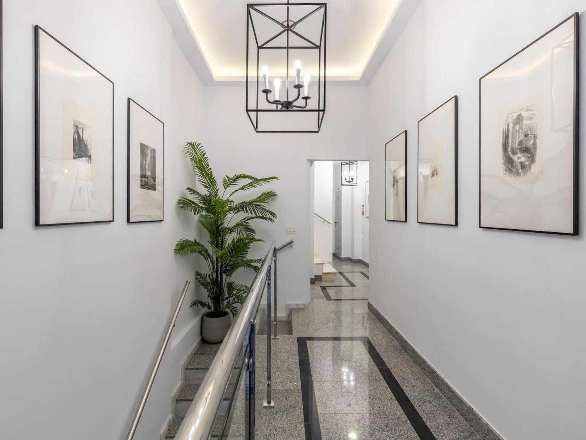 Central Stylish And Elegant 1 & 2 Bedroom Apartments III Granada Buitenkant foto