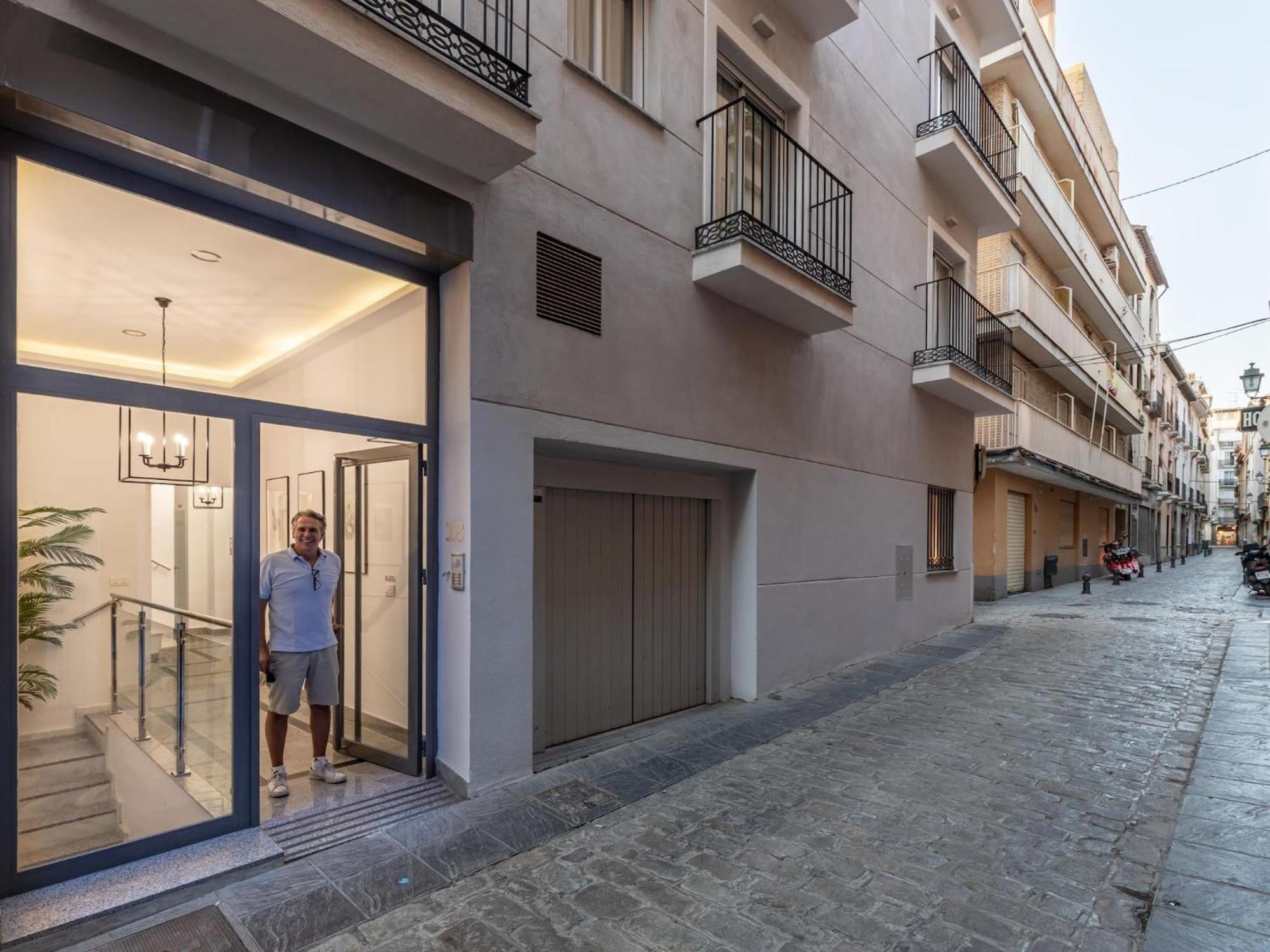 Central Stylish And Elegant 1 & 2 Bedroom Apartments III Granada Buitenkant foto