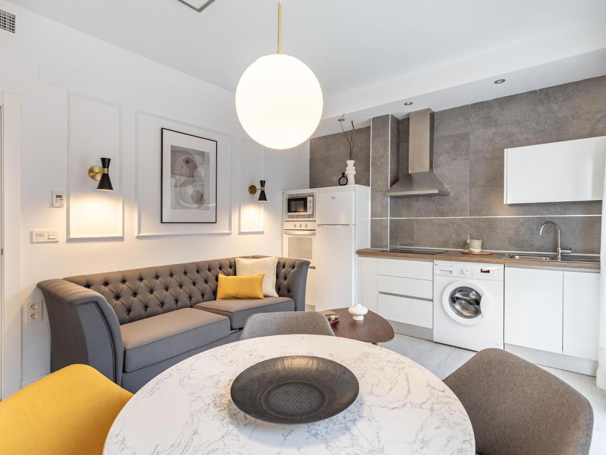 Central Stylish And Elegant 1 & 2 Bedroom Apartments III Granada Buitenkant foto