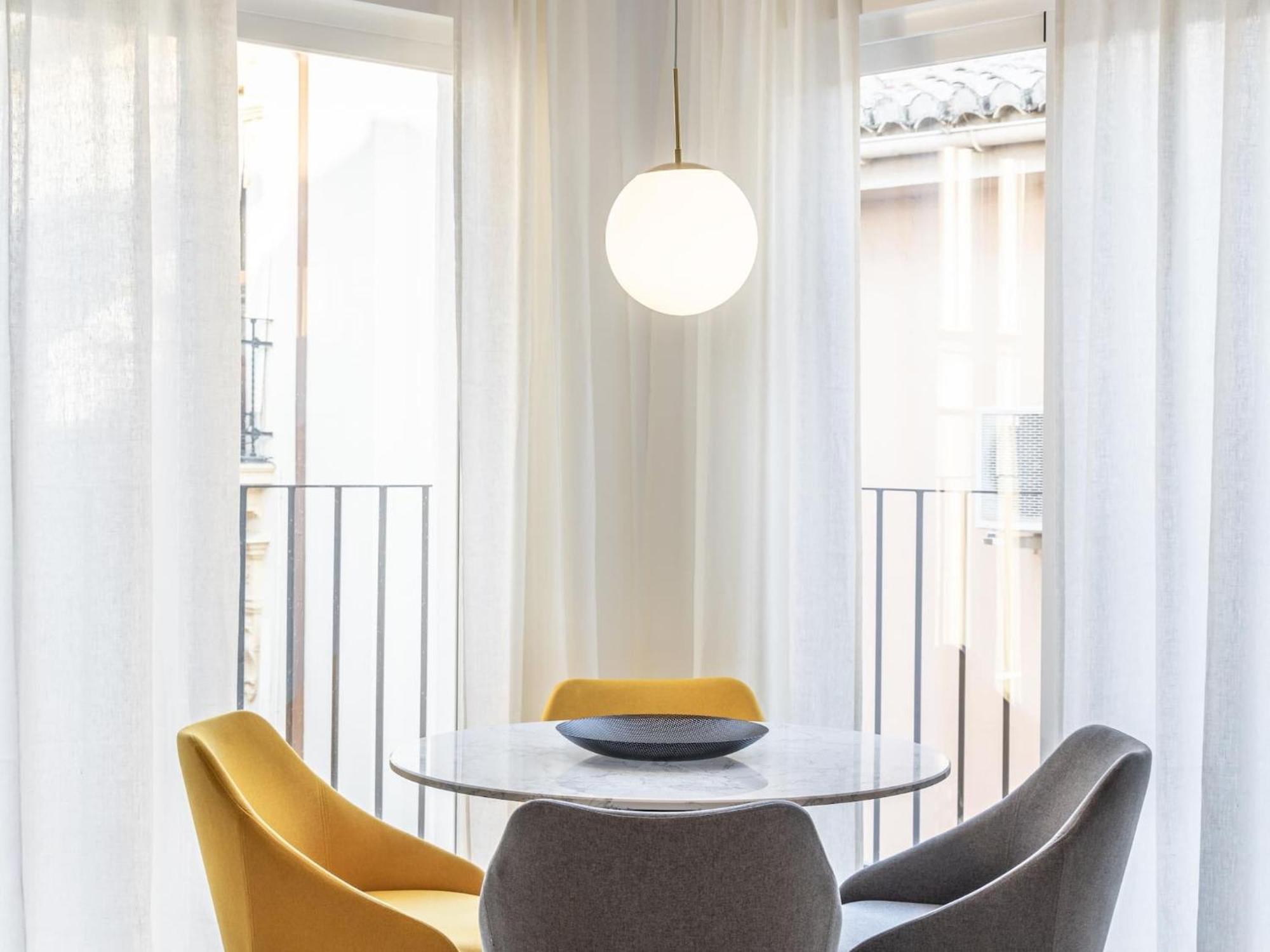 Central Stylish And Elegant 1 & 2 Bedroom Apartments III Granada Buitenkant foto