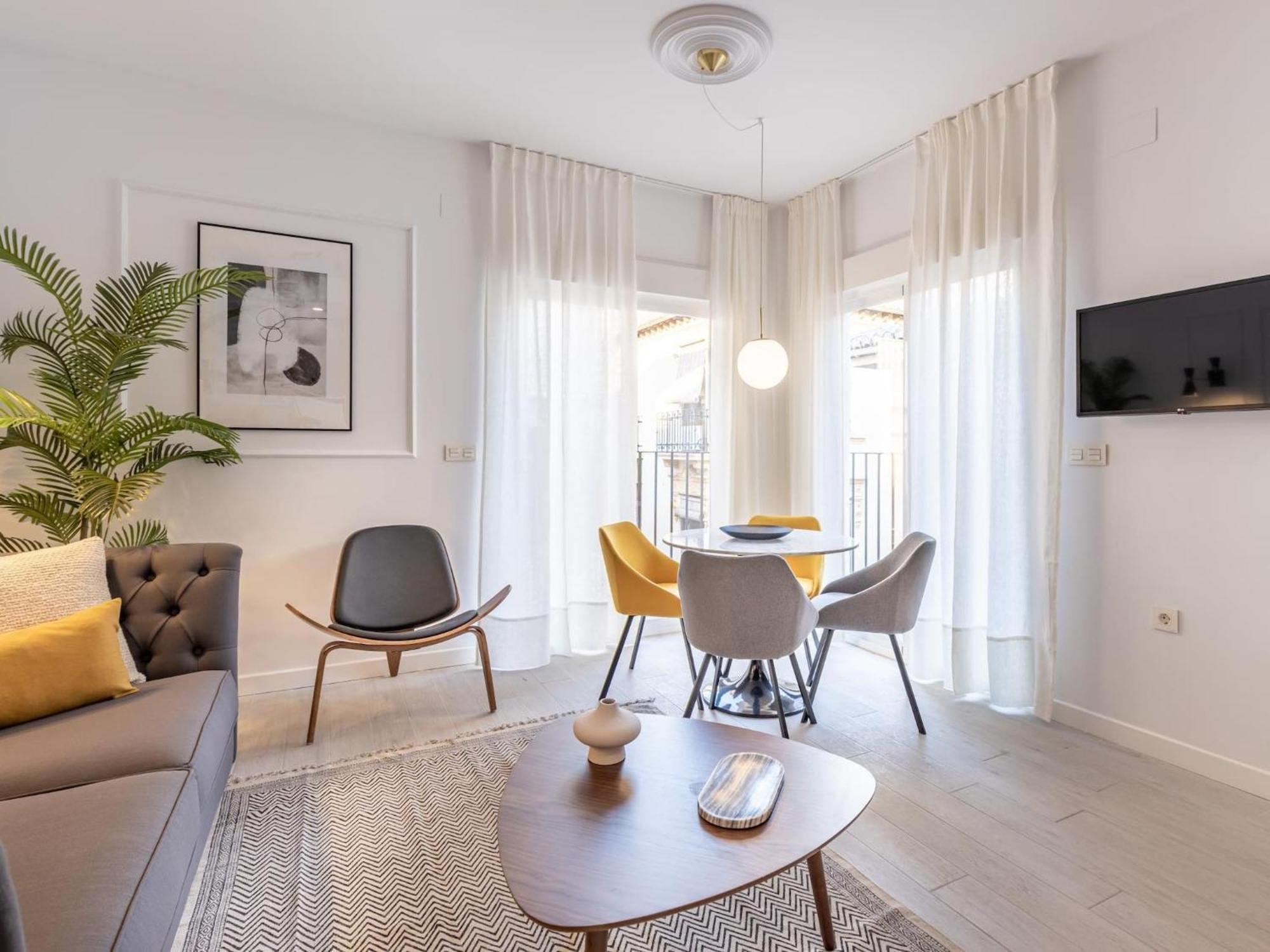Central Stylish And Elegant 1 & 2 Bedroom Apartments III Granada Buitenkant foto